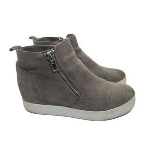 Womens sz 9.5 Bootie Flat Suede Zipped Grey Casual Round Toe Steve Madden